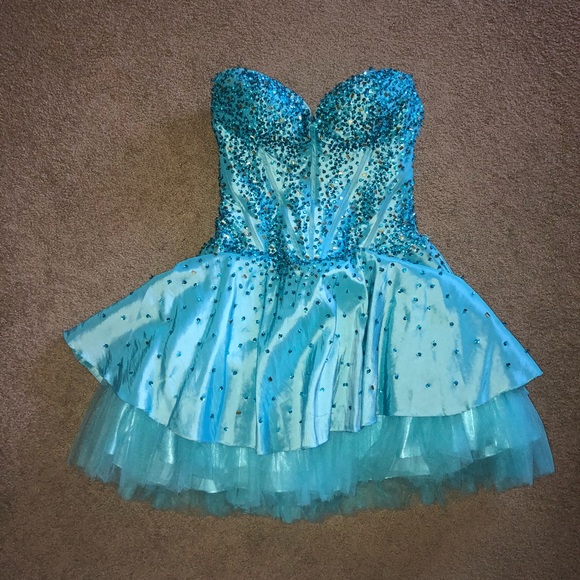 used homecoming dresses near me